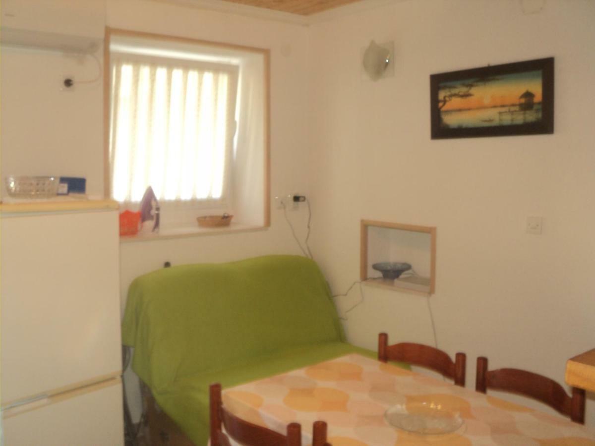 Studio Apartman Kastel Kambelovac Appartement Kaštela Buitenkant foto