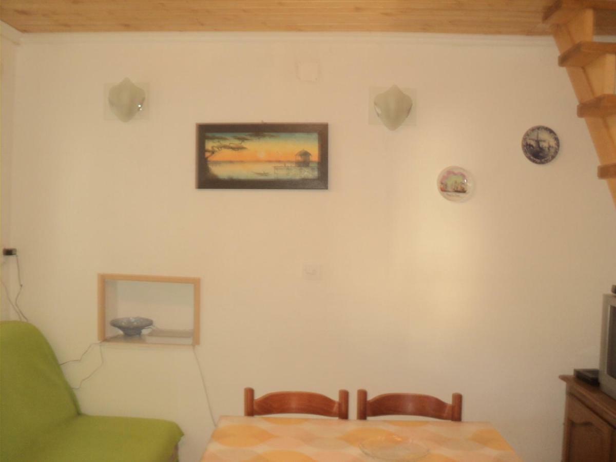 Studio Apartman Kastel Kambelovac Kaštela Buitenkant foto